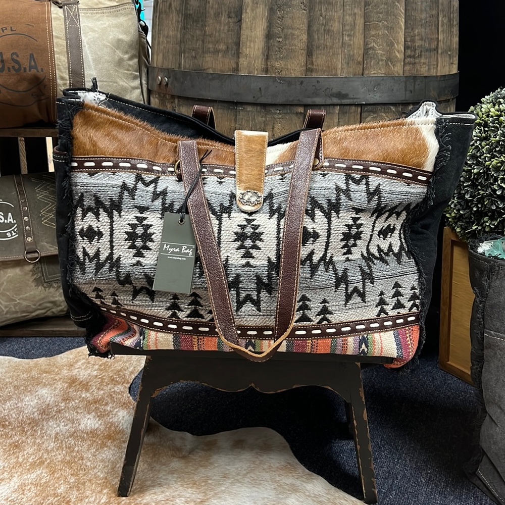 NWT Aburnee Weekender Bag